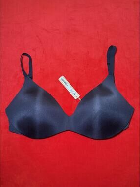 Skims Wireless Form Push Up Bra Color ONYX Size 32DDD